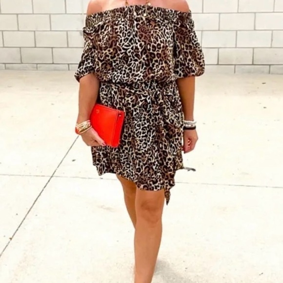 Lilly Pulitzer “Rochelle” Off The Shoulder Romper Size: Small - Picture 14 of 14